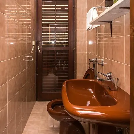 Lina Guest house 3*